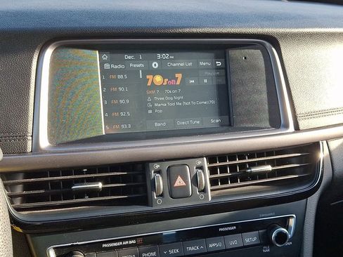 Used 2018 Kia Optima LX image 3