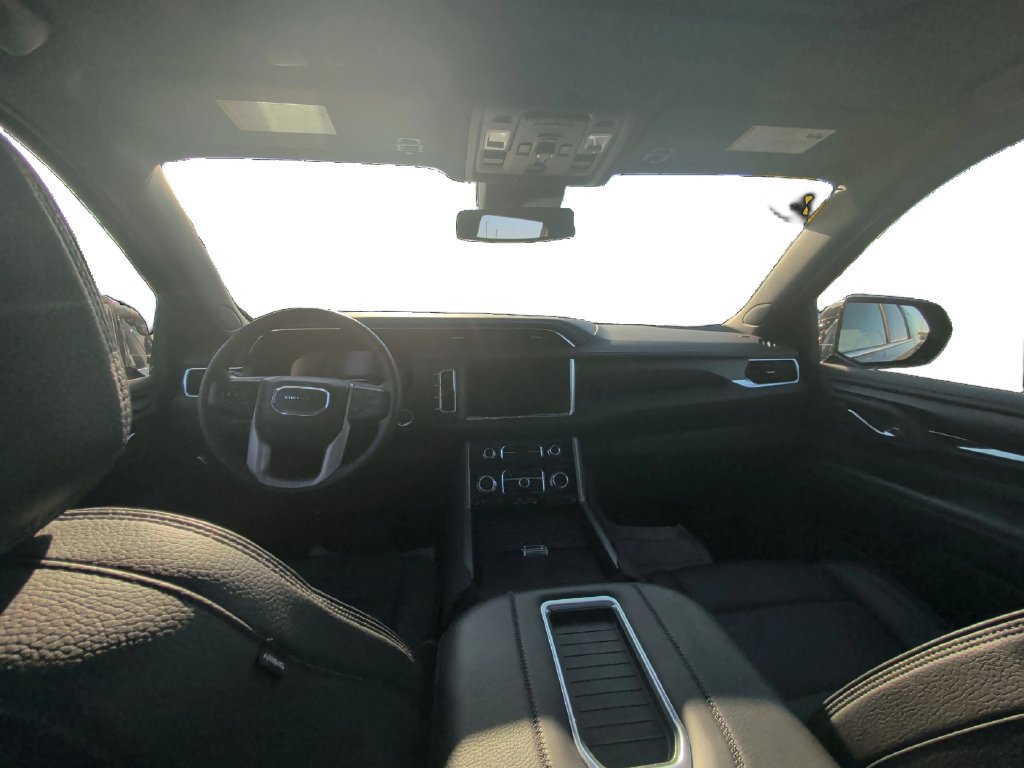 Used 2023 GMC Yukon XL Denali AWD/4WD image 9