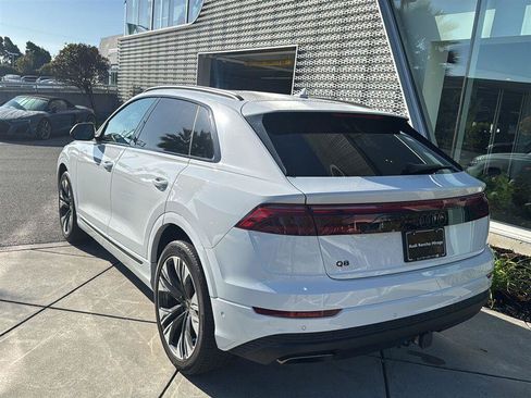 Used 2024 Audi Q8 Premium Plus AWD/4WD image 8