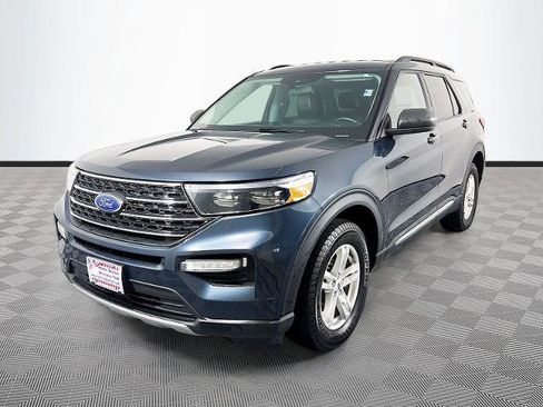 Certified 2022 Ford Explorer XLT w/ Equipment Group 202A AWD/4WD image 3