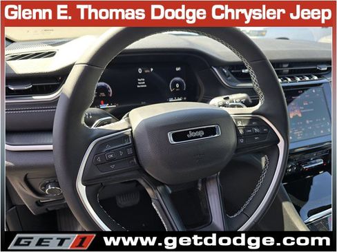 New 2025 Jeep Grand Cherokee Laredo image 10