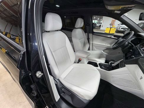 Used 2022 Volkswagen Tiguan SE R-Line AWD/4WD image 16