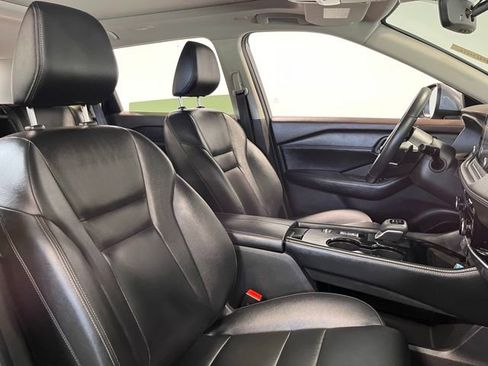 Used 2023 Nissan Rogue SL image 10