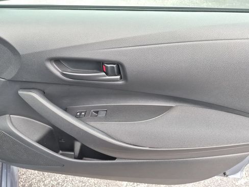 Used 2025 Toyota Corolla LE FWD image 31