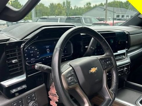 Used 2024 Chevrolet Silverado 2500 High Country w/ High Country Premium Package AWD/4WD image 12