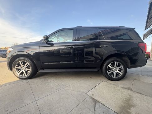 Used 2024 Ford Expedition Limited image 6