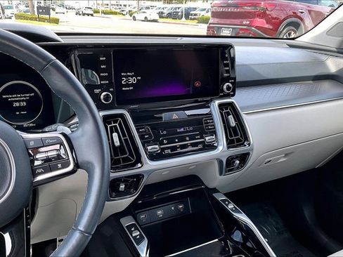 Used 2023 Kia Sorento SX Prestige w/ Panoramic Sunroof Package AWD/4WD image 10