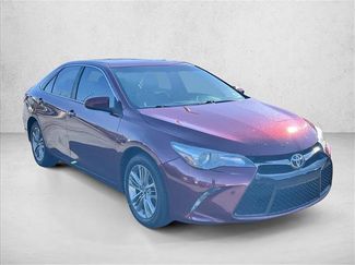 Used 2017 Toyota Camry SE video 3