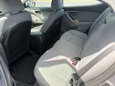 Used 2012 Hyundai Elantra GLS FWD image 8