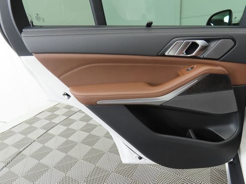 Used 2026 BMW X5 xDrive50e w/ Executive Package image 27