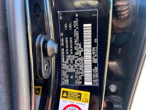 Used 2017 Toyota Highlander Limited image 40