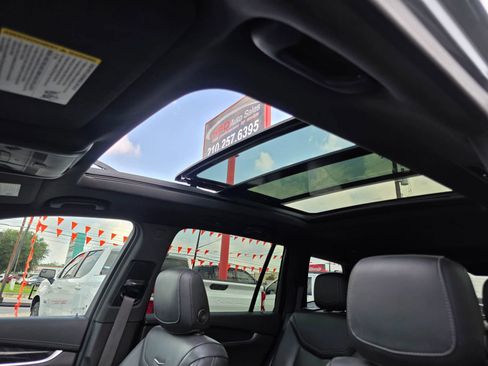 Used 2022 Cadillac XT6 Premium Luxury FWD image 28
