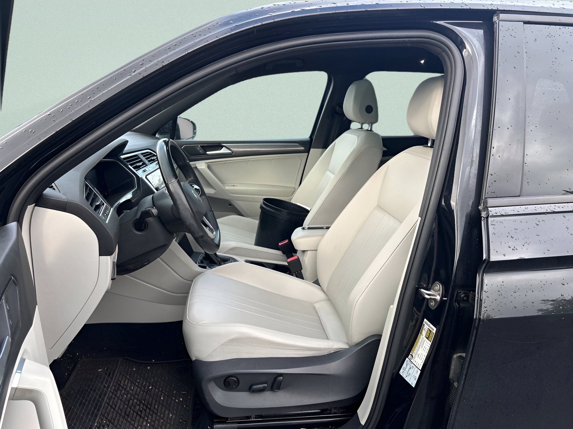 Used 2022 Volkswagen Tiguan SE R-Line AWD/4WD image 18