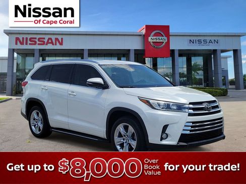Used 2018 Toyota Highlander Limited FWD image 1