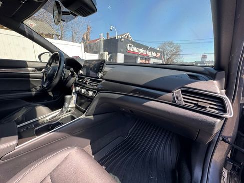 Used 2019 Honda Accord Sport image 39