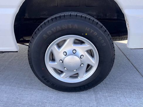 Used 2010 Ford E-150 and Econoline 150 image 11