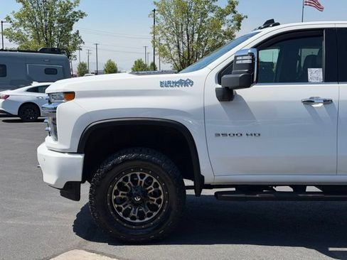 Used 2020 Chevrolet Silverado 3500 High Country w/ Z71 Off-Road Package AWD/4WD image 9