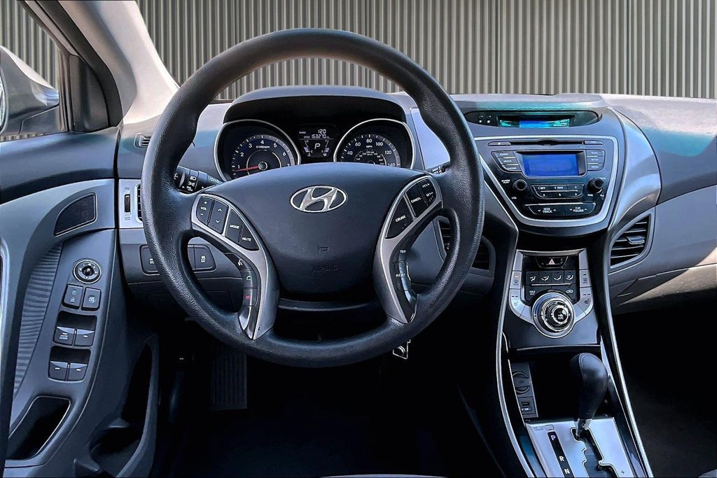 Used 2013 Hyundai Elantra GLS w/ Preferred Pkg FWD image 7