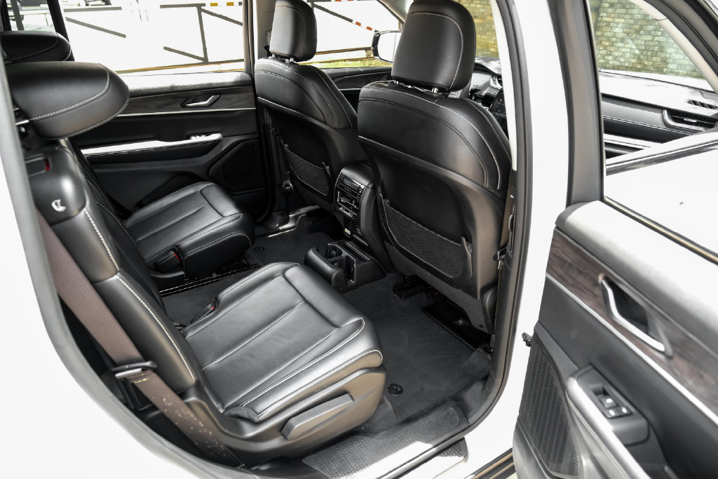 Used 2023 Jeep Grand Cherokee L Limited AWD/4WD image 46