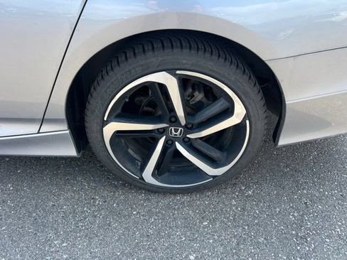 Used 2020 Honda Accord Sport image 9