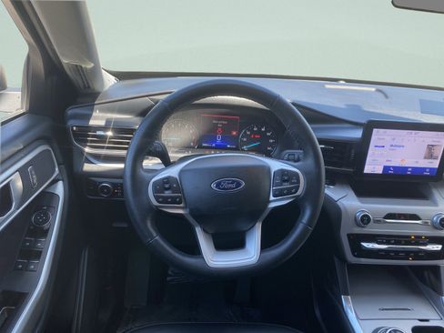 Used 2023 Ford Explorer XLT w/ Equipment Group 202A image 17