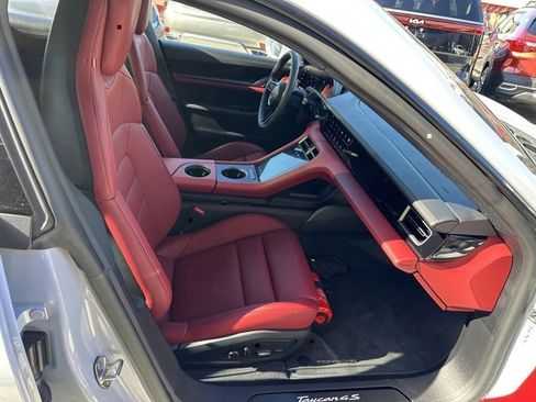 Used 2022 Porsche Taycan 4S image 5