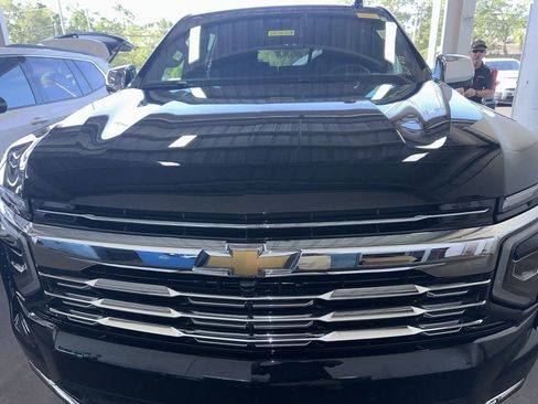 Certified 2025 Chevrolet Tahoe Premier AWD/4WD image 8