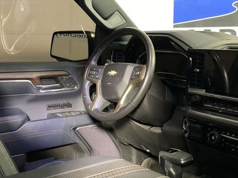 Used 2023 Chevrolet Silverado 1500 High Country w/ High Country Premium Package AWD/4WD image 10