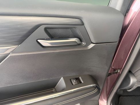 Used 2025 GMC Acadia Elevation image 15