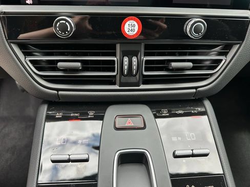 Used 2026 Porsche Macan S AWD/4WD image 27