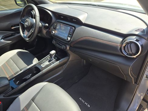 Used 2024 Nissan Kicks SR w/ SR Premium Package FWD image 28