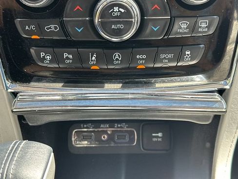Used 2020 Jeep Grand Cherokee Summit AWD/4WD image 31