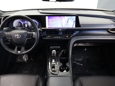 Used 2025 Toyota Crown Signia w/ Advanced Technology Package AWD/4WD image 32