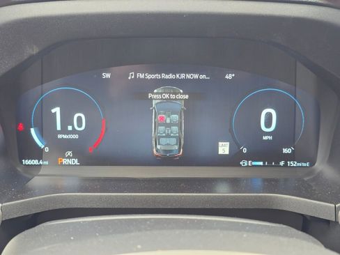 Used 2025 Ford Explorer Active AWD/4WD image 25