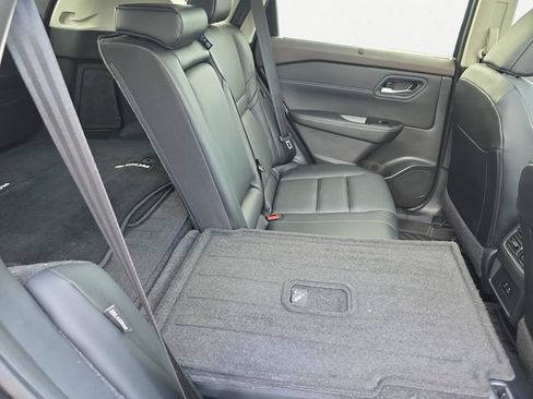 Used 2023 Nissan Rogue SV w/ SV Premium B Package FWD image 23