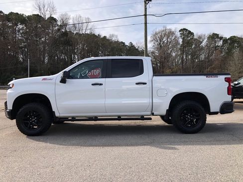 Used 2020 Chevrolet Silverado 1500 LT Trail Boss w/ Convenience Package image 3