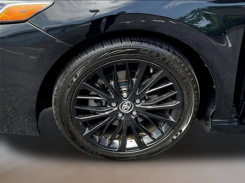 Used 2019 Toyota Camry SE FWD image 32