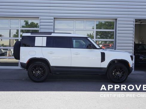 Used 2025 Land Rover Defender 110 S AWD/4WD image 7