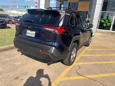 Used 2025 Toyota RAV4 XLE FWD image 2
