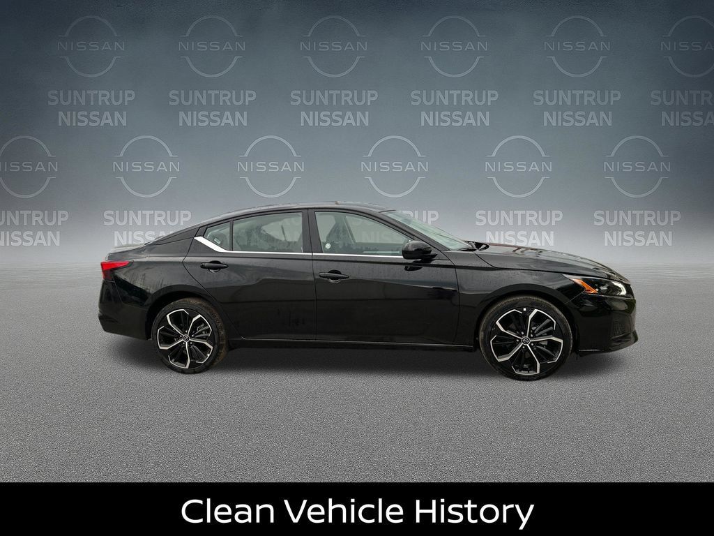 Certified 2025 Nissan Altima 2.5 SR AWD/4WD image 3