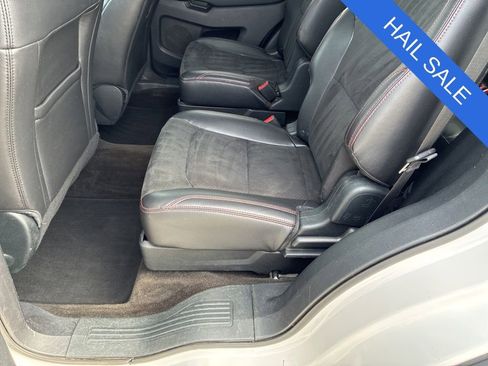 Used 2018 Ford Explorer XLT w/ Equipment Group 202A AWD/4WD image 36