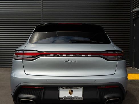 Used 2025 Porsche Macan image 11
