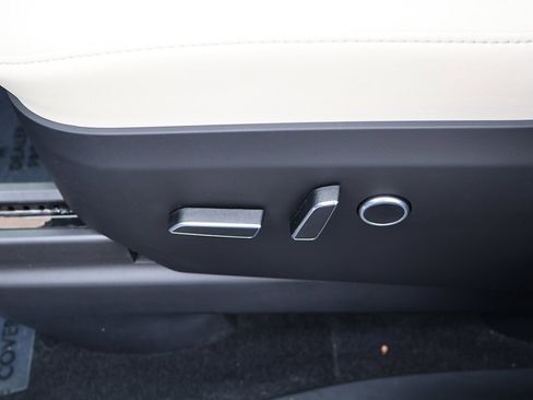 Used 2023 Tesla Model X image 30