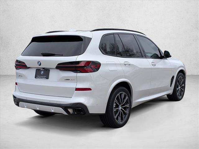Used 2026 BMW X5 xDrive40i w/ M Sport Package AWD/4WD image 2
