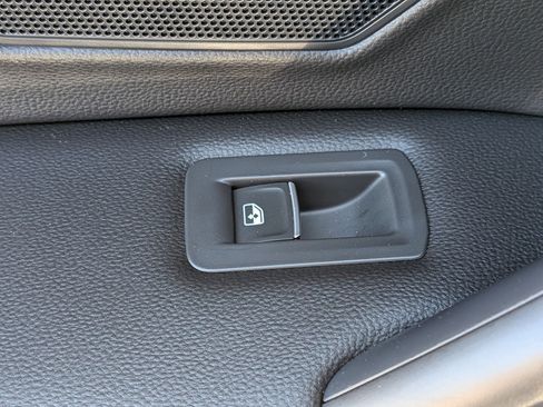 Used 2023 Volkswagen Tiguan SEL R-Line image 29