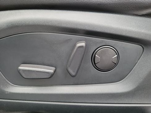 Used 2022 Ford Explorer Limited w/ Equipment Group 301A image 23