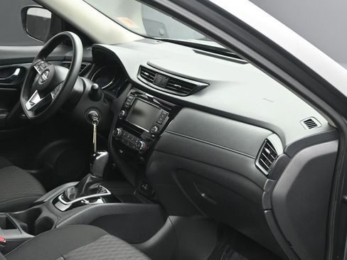 Used 2018 Nissan Rogue S image 6