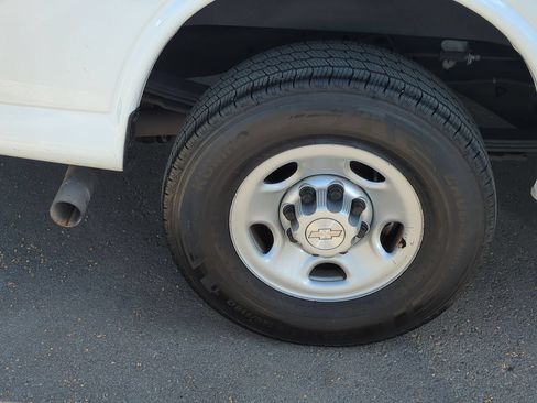 Used 2019 Chevrolet Express 2500 w/ Driver Convenience Package RWD image 29