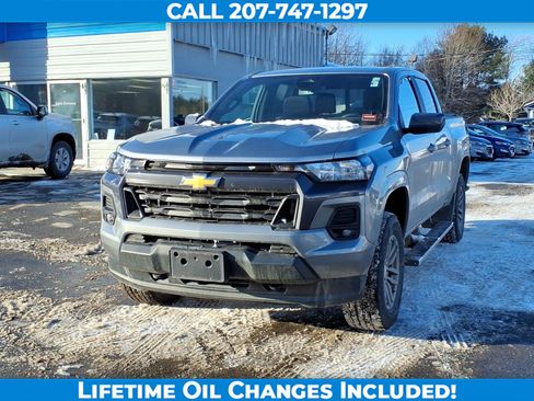 Used 2023 Chevrolet Colorado LT w/ LT Convenience Package II image 2