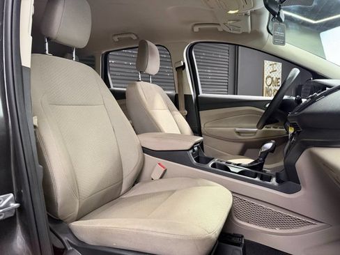 Used 2018 Ford Escape SE FWD image 17